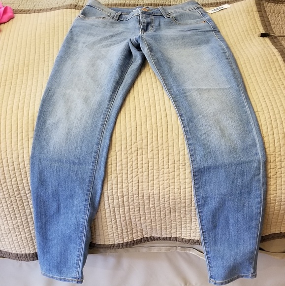Brand new old navy mid rise skinny jeans - Picture 4 of 5